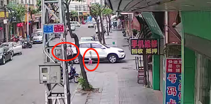 外公开车撞倒四岁外孙 孩子不幸身亡