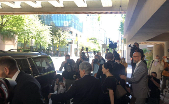 孟晚舟5月27日走出法庭