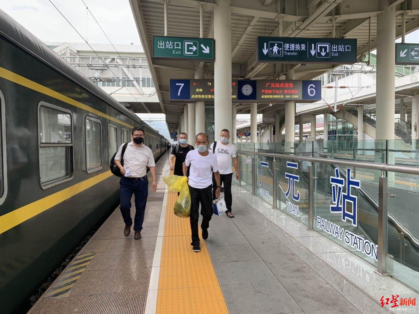 孫某走在回家路上