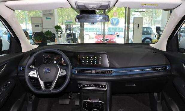 16.49万起 续航可达605km 长安CS55 E-Rock开启预售