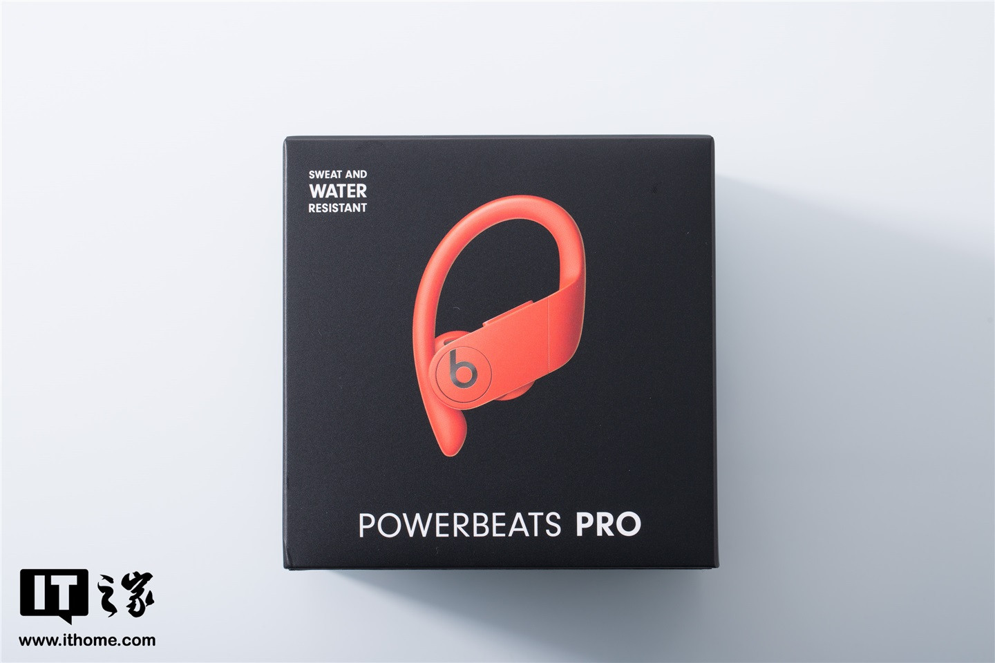 【it之家开箱】苹果 powerbeats pro 真无线耳机熔岩红图赏