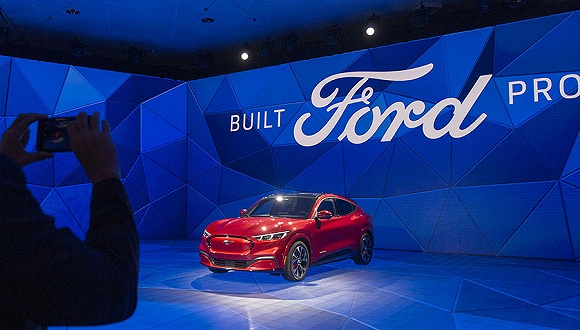 福特或正考虑推出Mustang四门轿车