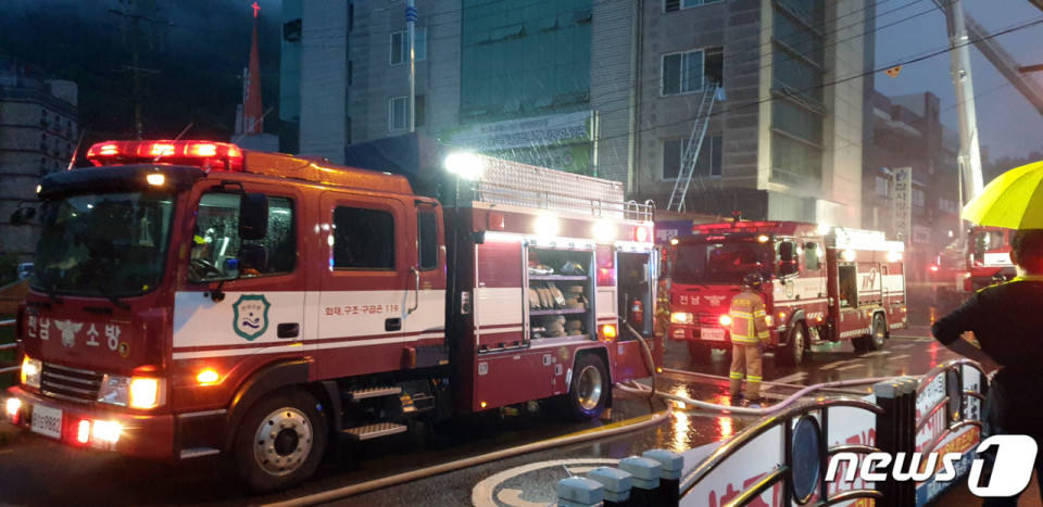 韩国一家医院凌晨起火 已致56人受伤2人死亡(图