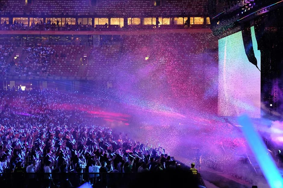 无底线的饭圈和偶像，哪个先糊？