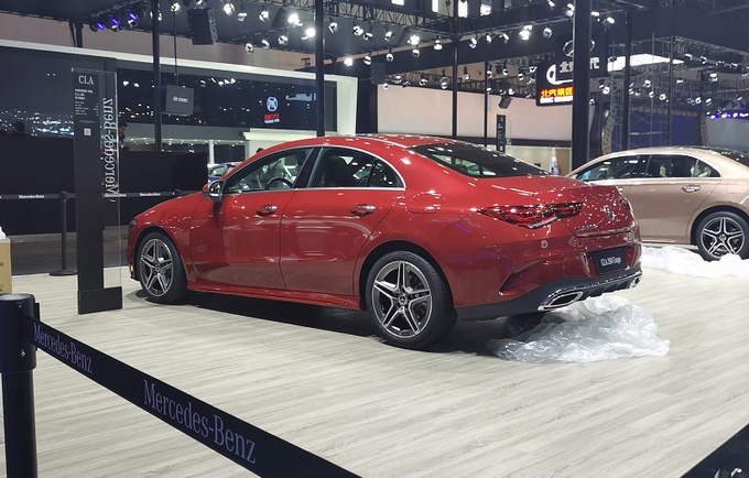 2020成都车展前瞻:时尚拉风轿跑 实拍全新奔驰CLA