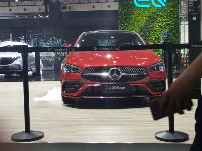 2020成都车展前瞻:时尚拉风轿跑 实拍全新奔驰CLA