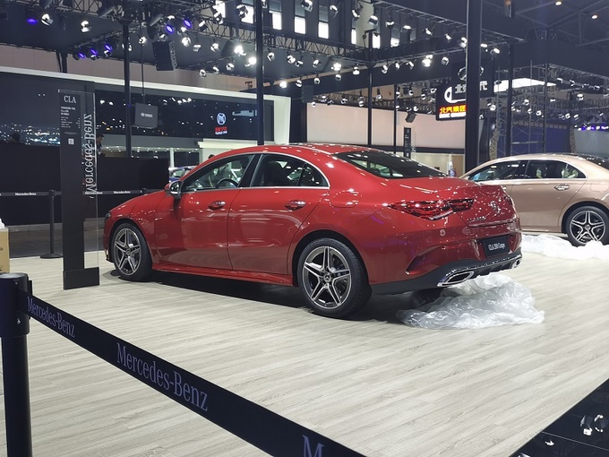2020成都车展前瞻:时尚拉风轿跑 实拍全新奔驰CLA