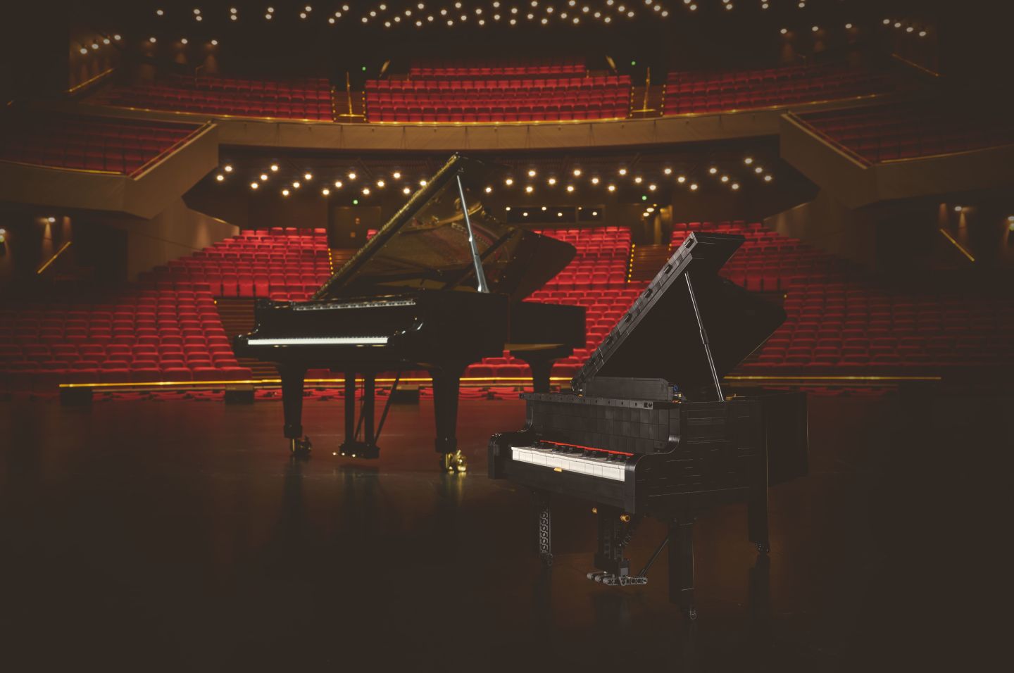乐高推出粉丝设计的可播放乐曲的三角钢琴积木套装