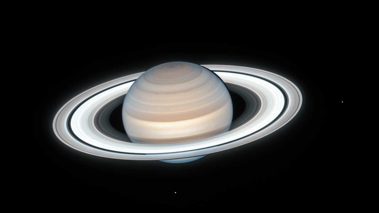 哈勃太空望远镜拍到最新的高清晰度土星图像