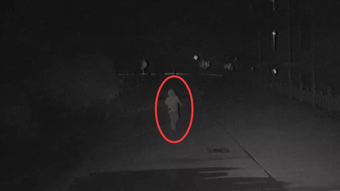 浙江一惯偷专偷中学生生活费：偷了19间教室，被