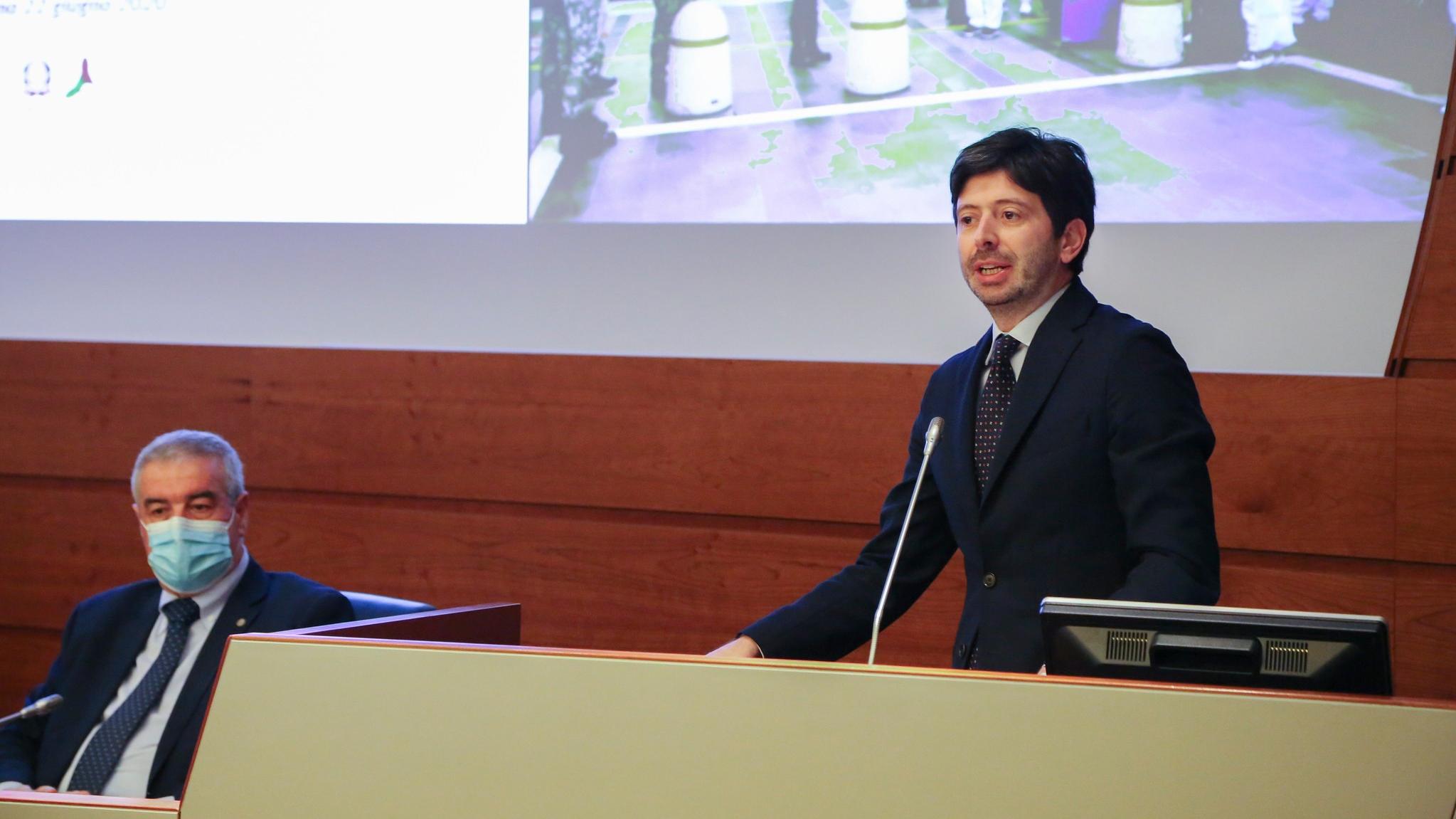 △图片来源:斯佩兰扎社交媒体(意大利卫生部长斯佩兰扎)