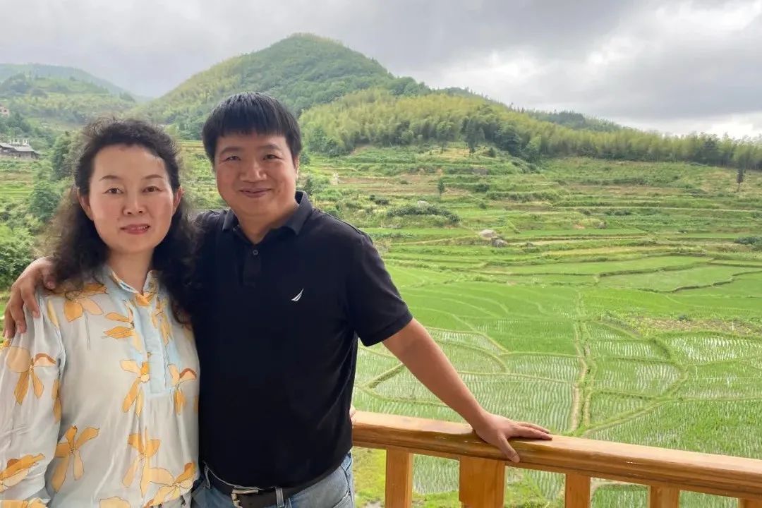 扛起锄头回山里教书?这对海归教授夫妇做了个大胆的决定!