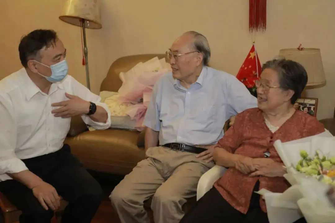 谈西迁精神,访西迁前辈……复旦上医这样铭记两度迁渝奋斗史