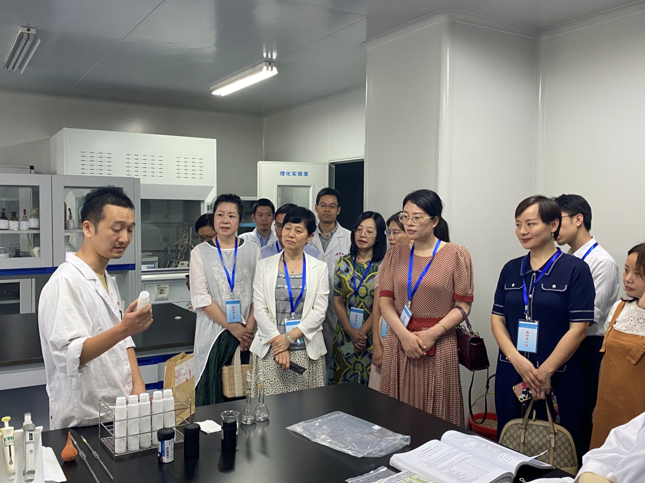 省局一级巡视员陈智慧到衢州调研化妆品工作