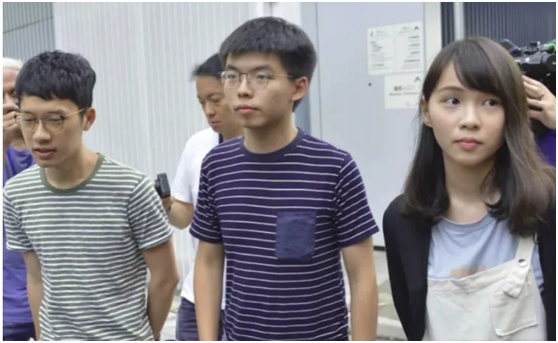 同伙周庭被拘捕后 黄之锋跳出来:请为周庭捐钱