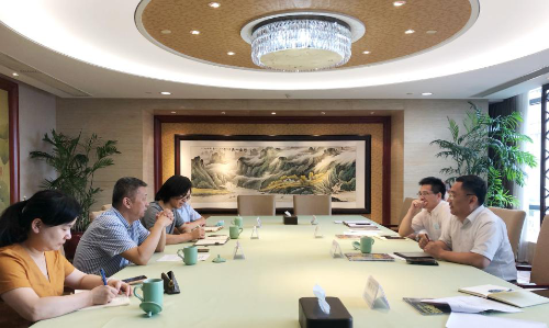 房立群副厅长会见浙报传媒副总经理《浙商》杂志总编辑周丹一行