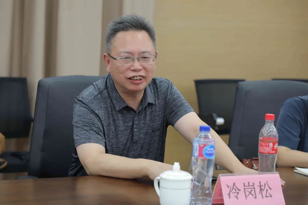 20200001号启程!上海大学第一封本科录取通知书今日送达!
