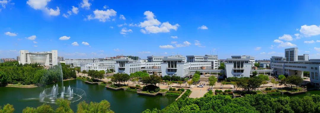 20200001号启程!上海大学第一封本科录取通知书今日送达!
