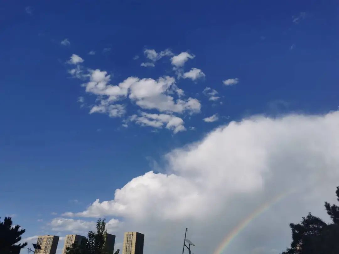 内大云景 | 云色惊晚天,暮影远虹见
