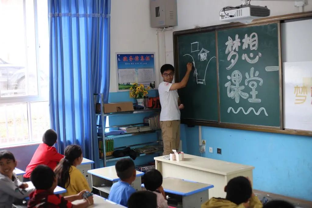 “解忧角”!这群同济人在千里之外搭起了“树洞”