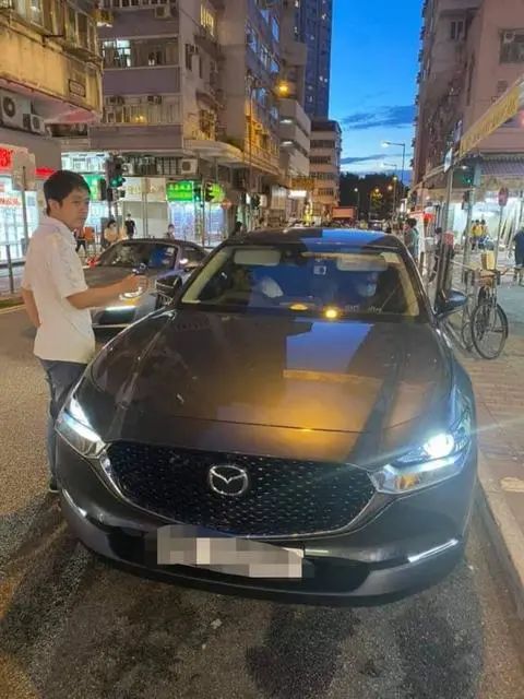 乱港派议员许智峰碰瓷记者、抹黑警方,还倒打一耙
