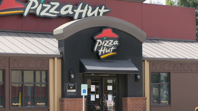 300家店永久关闭，又一快餐巨头撑不住了？网友：影响吃披萨吗？
