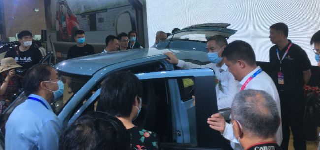 新能源汽车下乡引车企热潮 售价30万价格下乡被拒