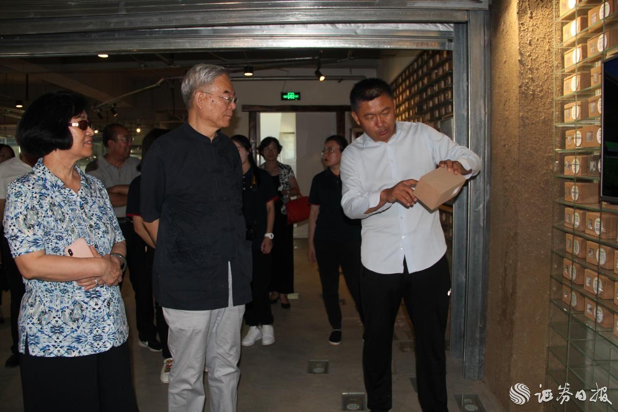 蒙草生态董事长_蒙草团子