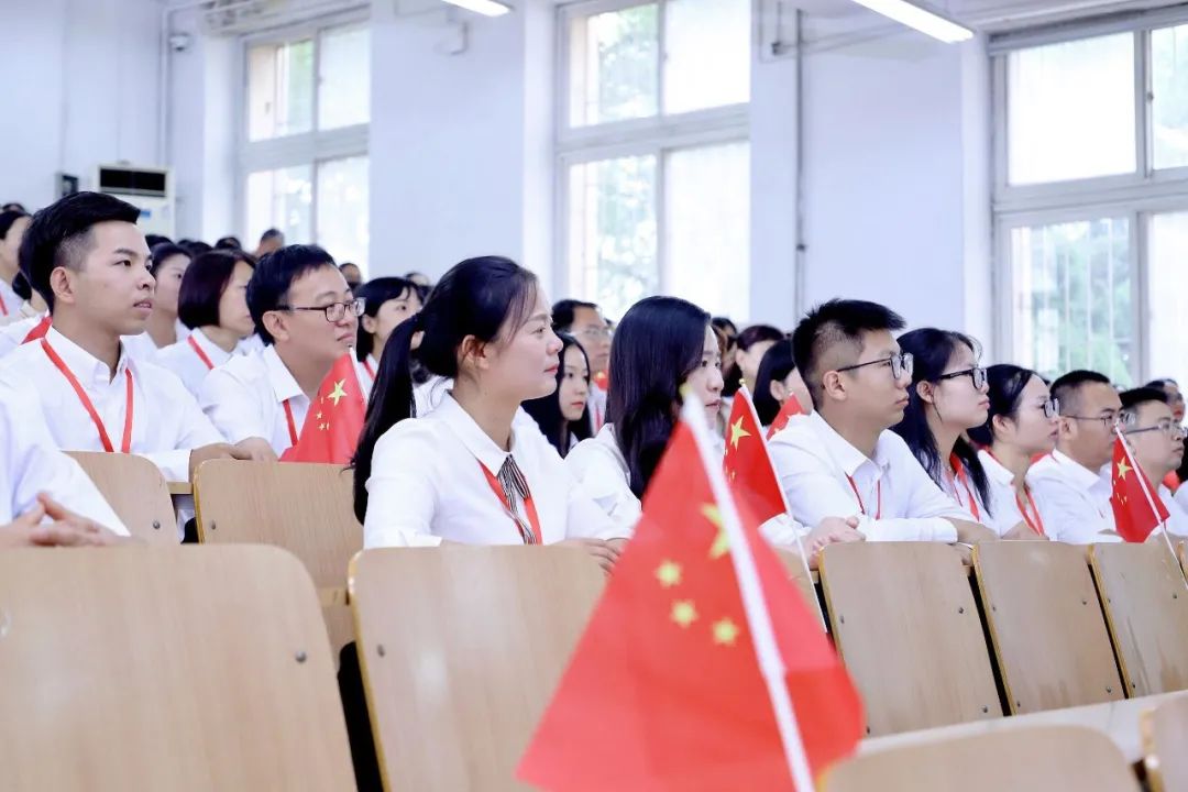 师范生免试认定教师资格、这笔退费月底前完成、推动景区门票降价……本周民生大事来了!