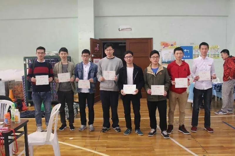 理想青年一路奔跑,追梦路上彼此撑腰:来听听新世纪6幢12号这间“学霸寝室”的故事