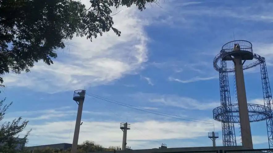 定格:刷爆朋友圈的西电温柔天空