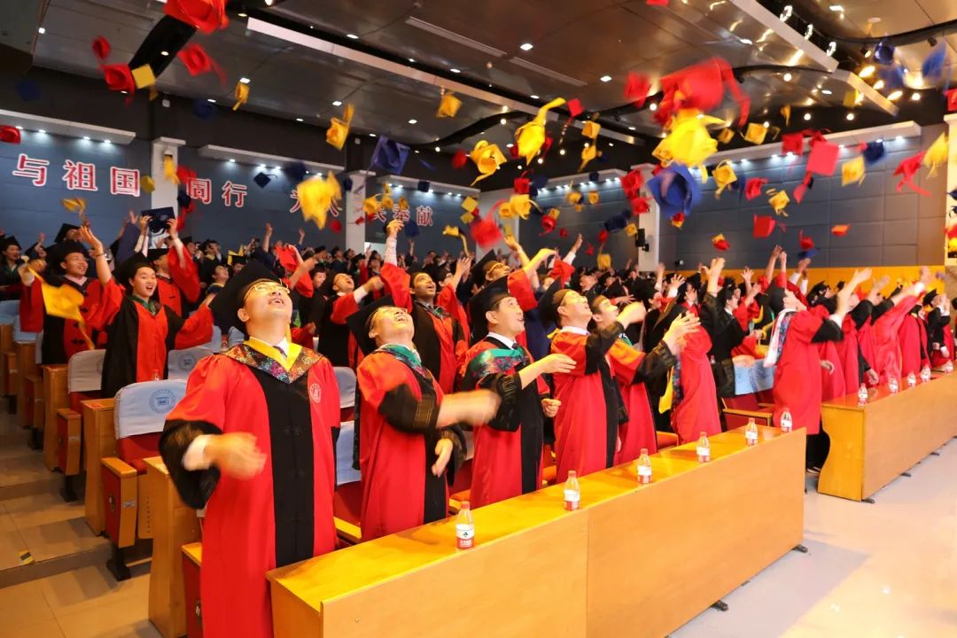 在担当中绽放青春:华中农大举行2020年八月学位授予仪式