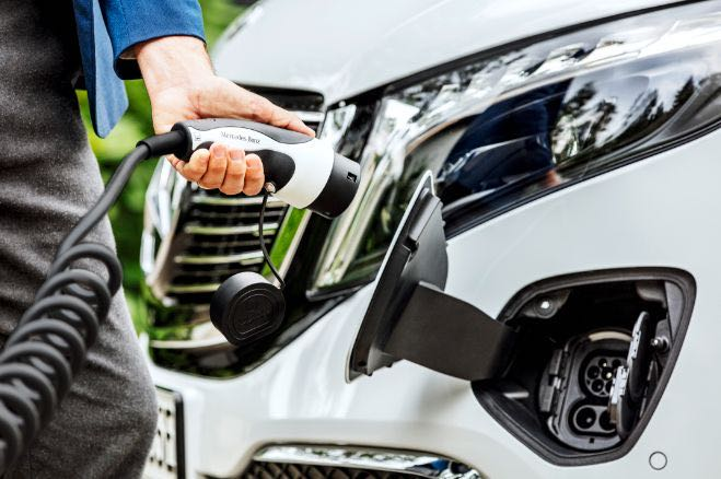 梅赛德斯-奔驰新能源汽车;图片来源:梅赛德斯-奔驰