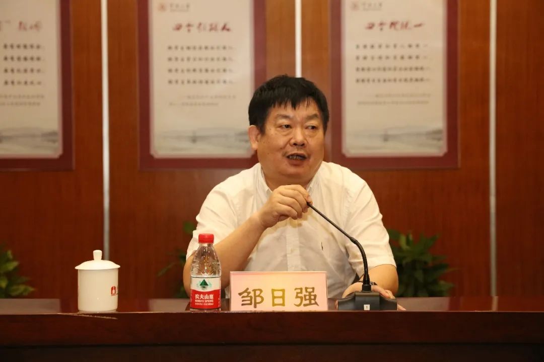 谋发展 · 话未来 | 宁波大学举行新老班子交流会