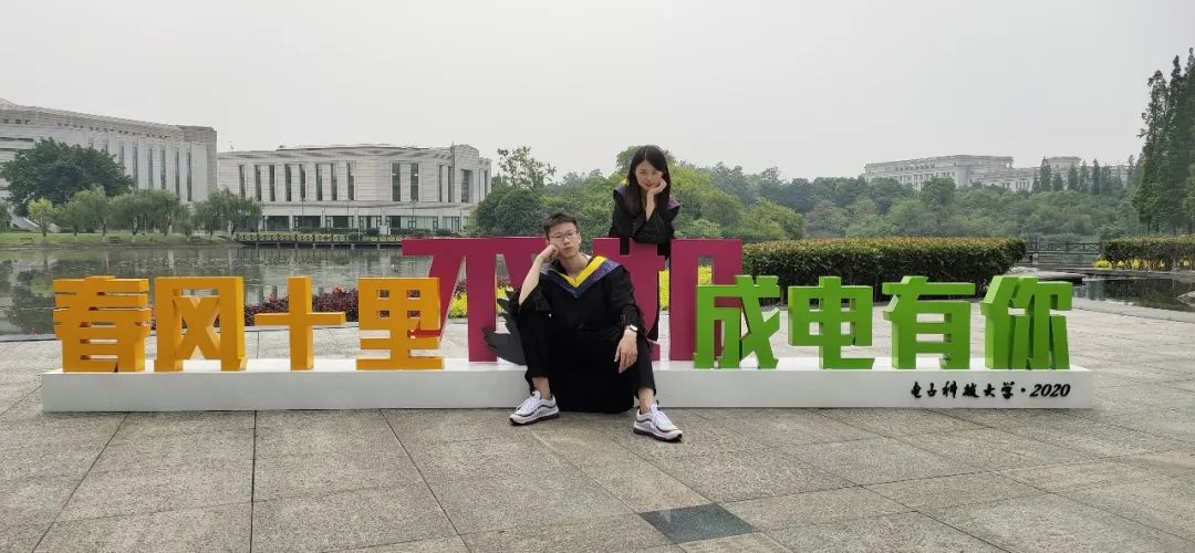 前方高甜!学霸情侣们拍了拍你~~
