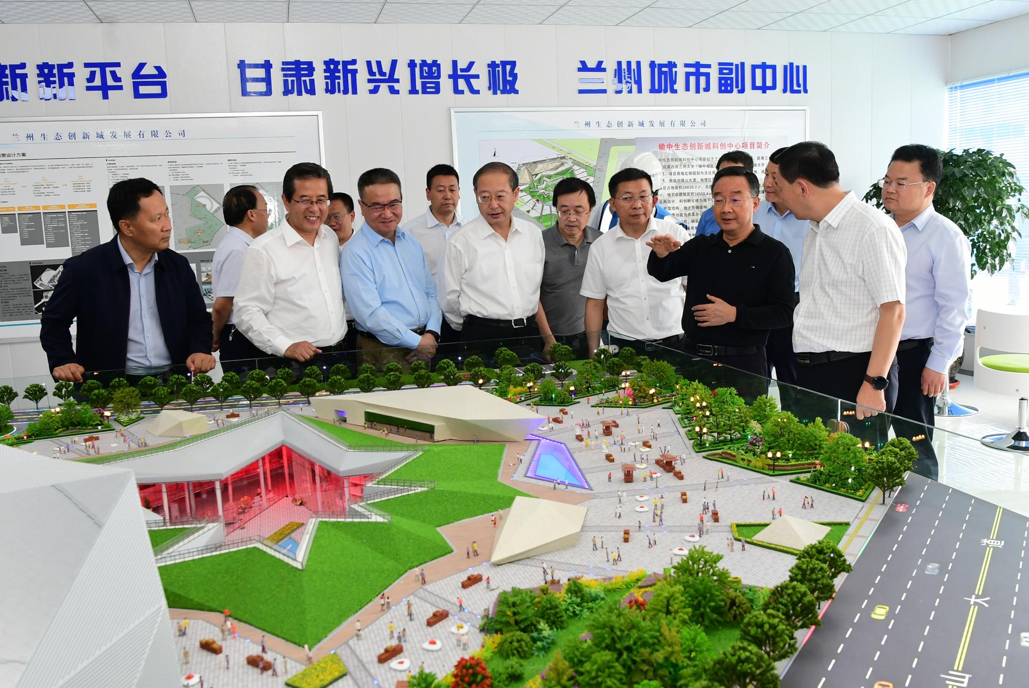 唐仁健调研榆中生态创新城建设推进情况