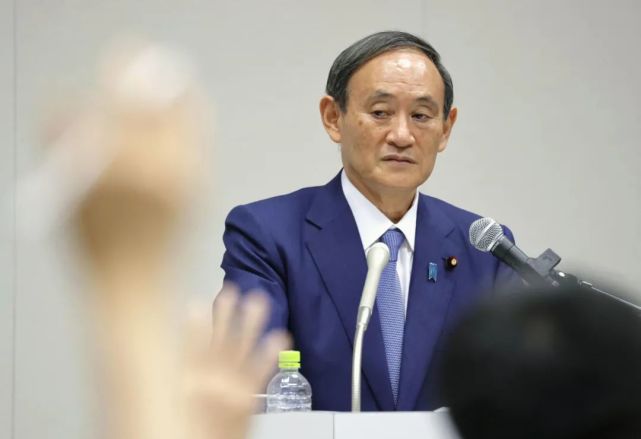 9月2日,日本内阁官房长官菅义伟在东京举行的记者会上宣布决定参加自民党总裁选举。新华社/共同社