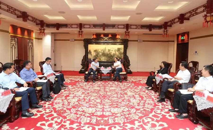 “云闪付APP上线长沙公交乘车码”启动仪式举行 许达哲与邵伏军会谈