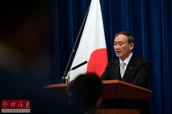 资料图片:9月16日,日本首相菅义伟在东京首相官邸召开记者会。(新华社)