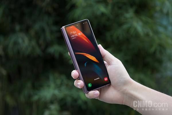 三星zfold25g折叠屏手机正式开售16999元享大屏