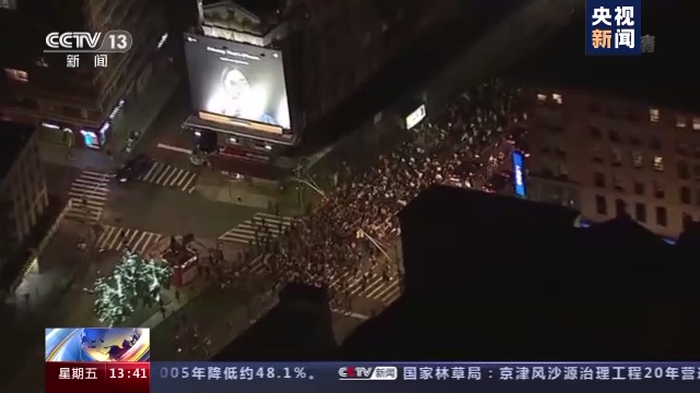 白警枪杀非裔女子，检方不予起诉，川普十分开心