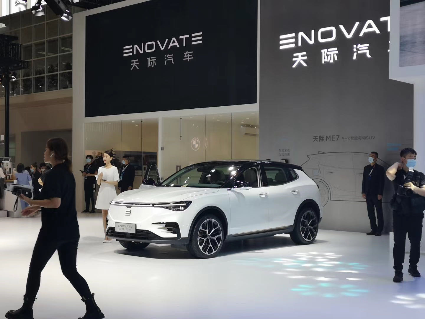 冰火两重天 北京车展有些车“很火爆” 有些车“被冷落”