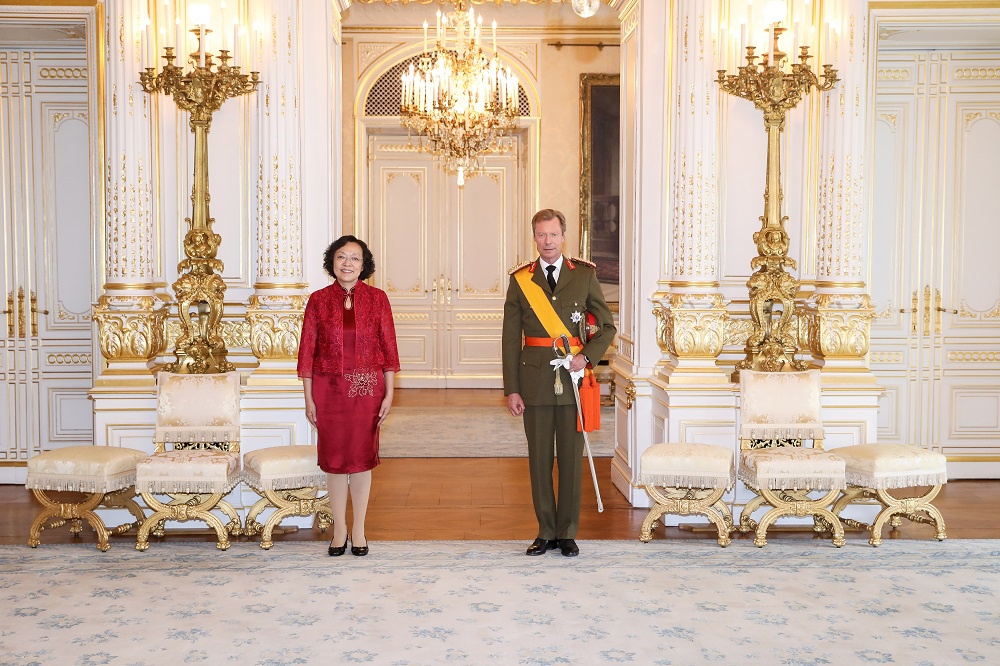  9月25日，中国新任驻卢森堡大使杨小茸向卢亨利大公递交国书。&nbsp;中国任驻卢森堡大公国大使馆官网 图