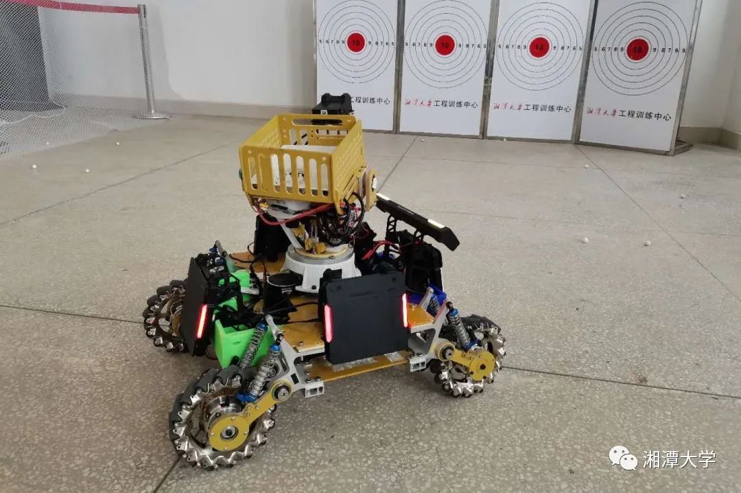 智能机器人、激光加工、3D打印……工程训练中心超乎你的想象!
