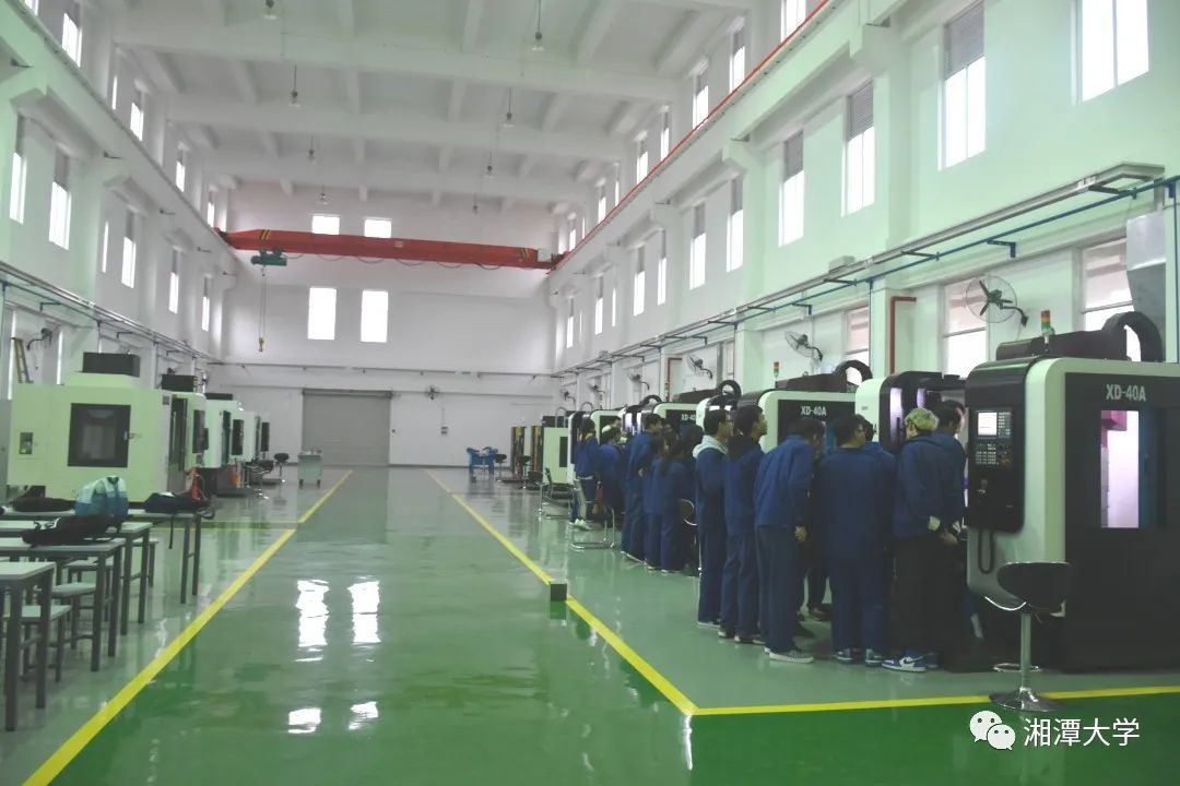 智能机器人、激光加工、3D打印……工程训练中心超乎你的想象!