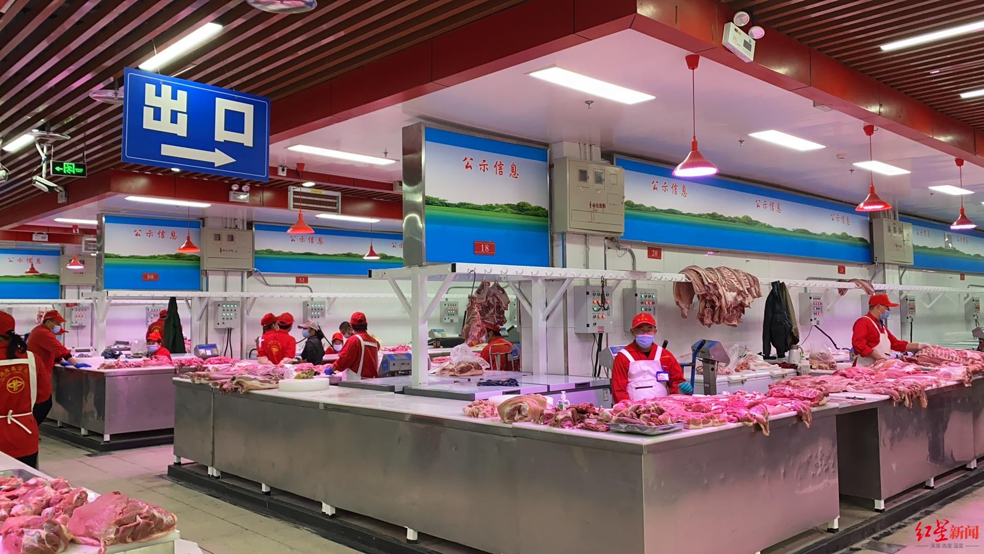 探访复市后的新发地猪肉批发大厅:每日空出半天消杀
