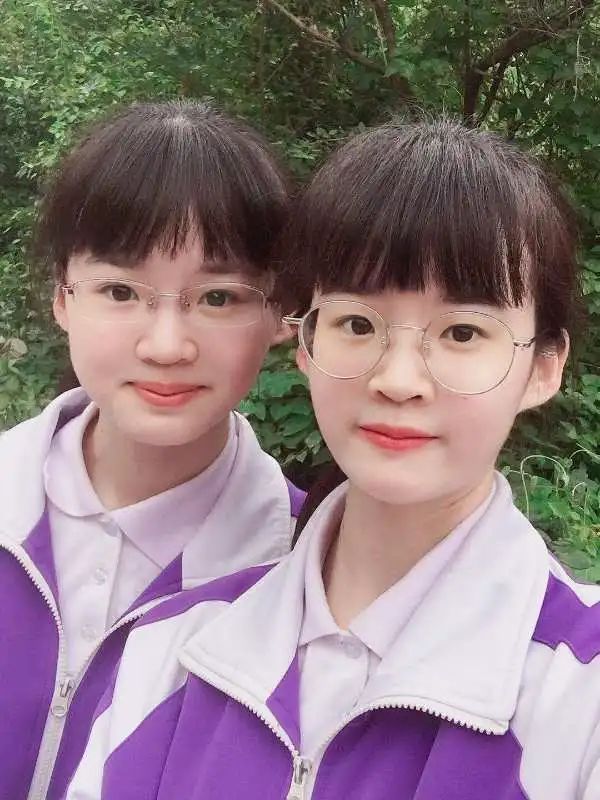 慕了,复制粘贴!相差8分的双胞胎姐妹一起选择江南!
