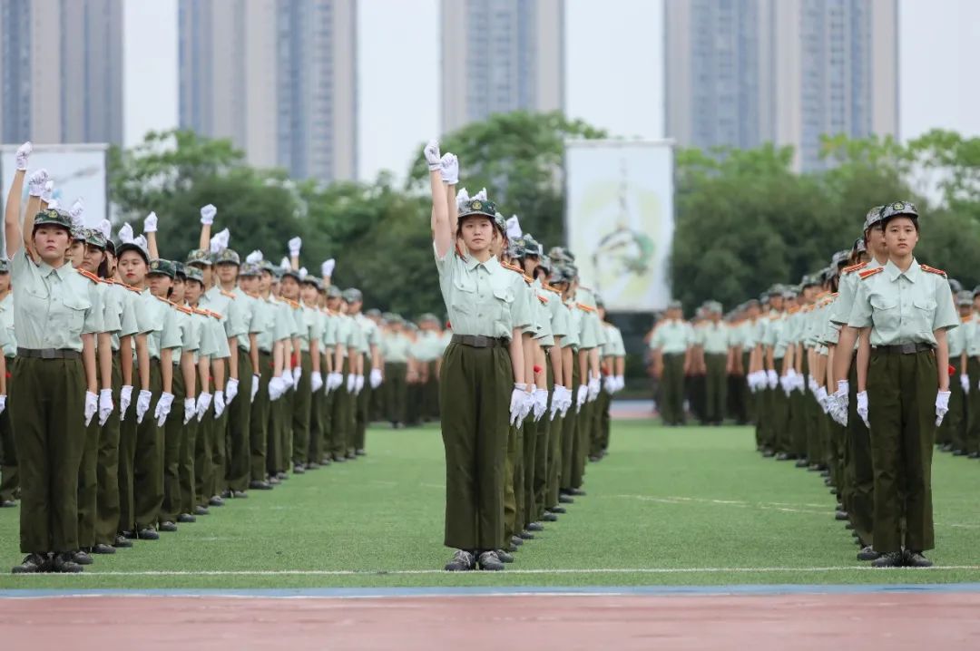 报告!重庆大学2020级新生集结完毕,请检阅!