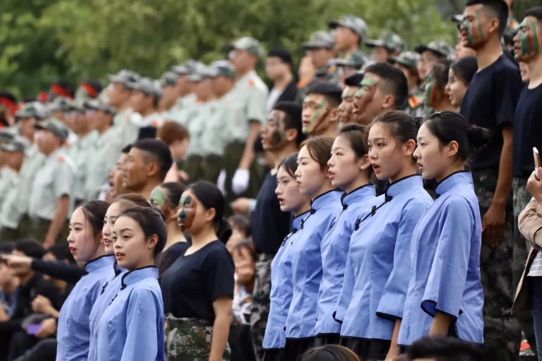 报告!重庆大学2020级新生集结完毕,请检阅!