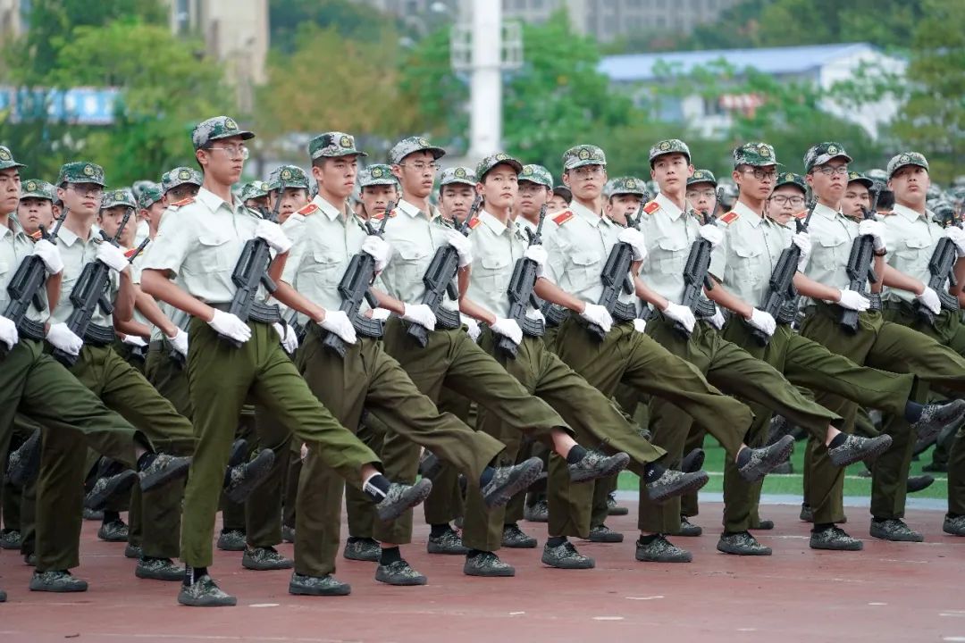 报告!重庆大学2020级新生集结完毕,请检阅!